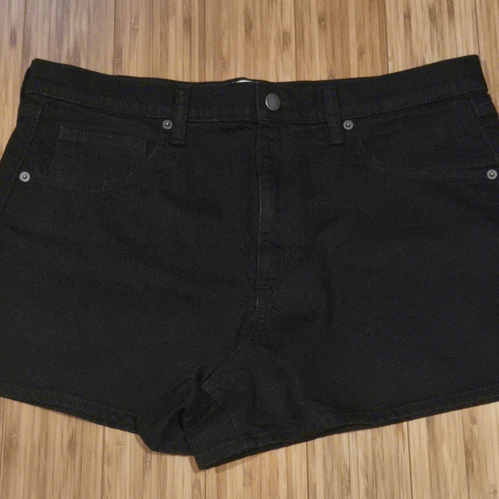 ❤️ NWOT Universal Thread Classic Black Shorts